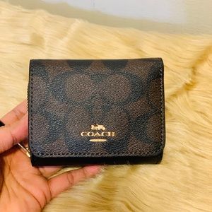 New Coach Small Trifold Wallet in Signature Canvas